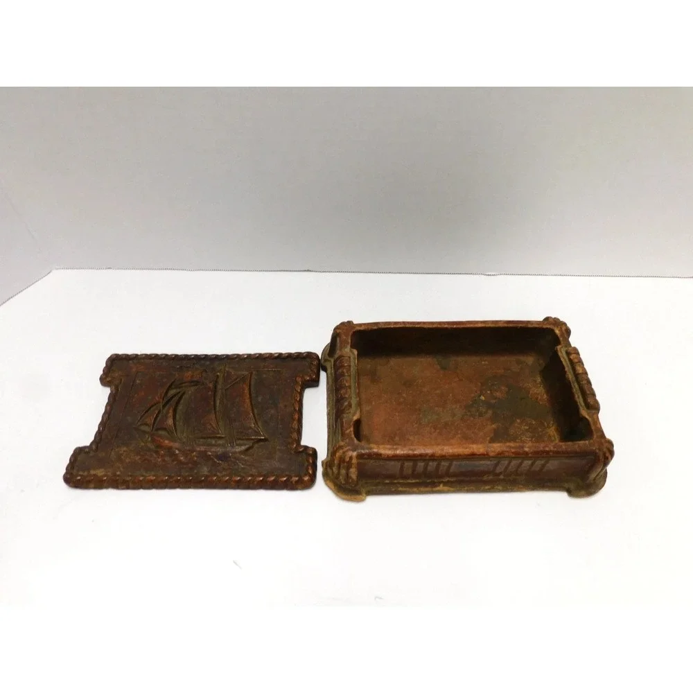 Vintage Syroco Wood Nautical Ornatewood Carved Cigarette Trinket Box DW767